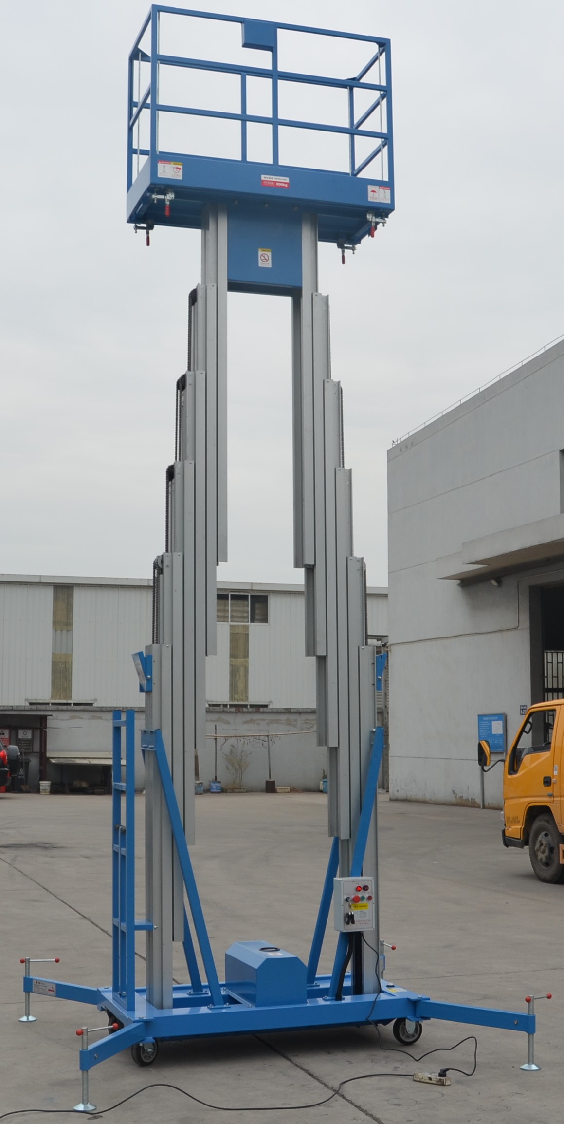 Podnośnik koszowy z masztem aluminiowym GTWY-S